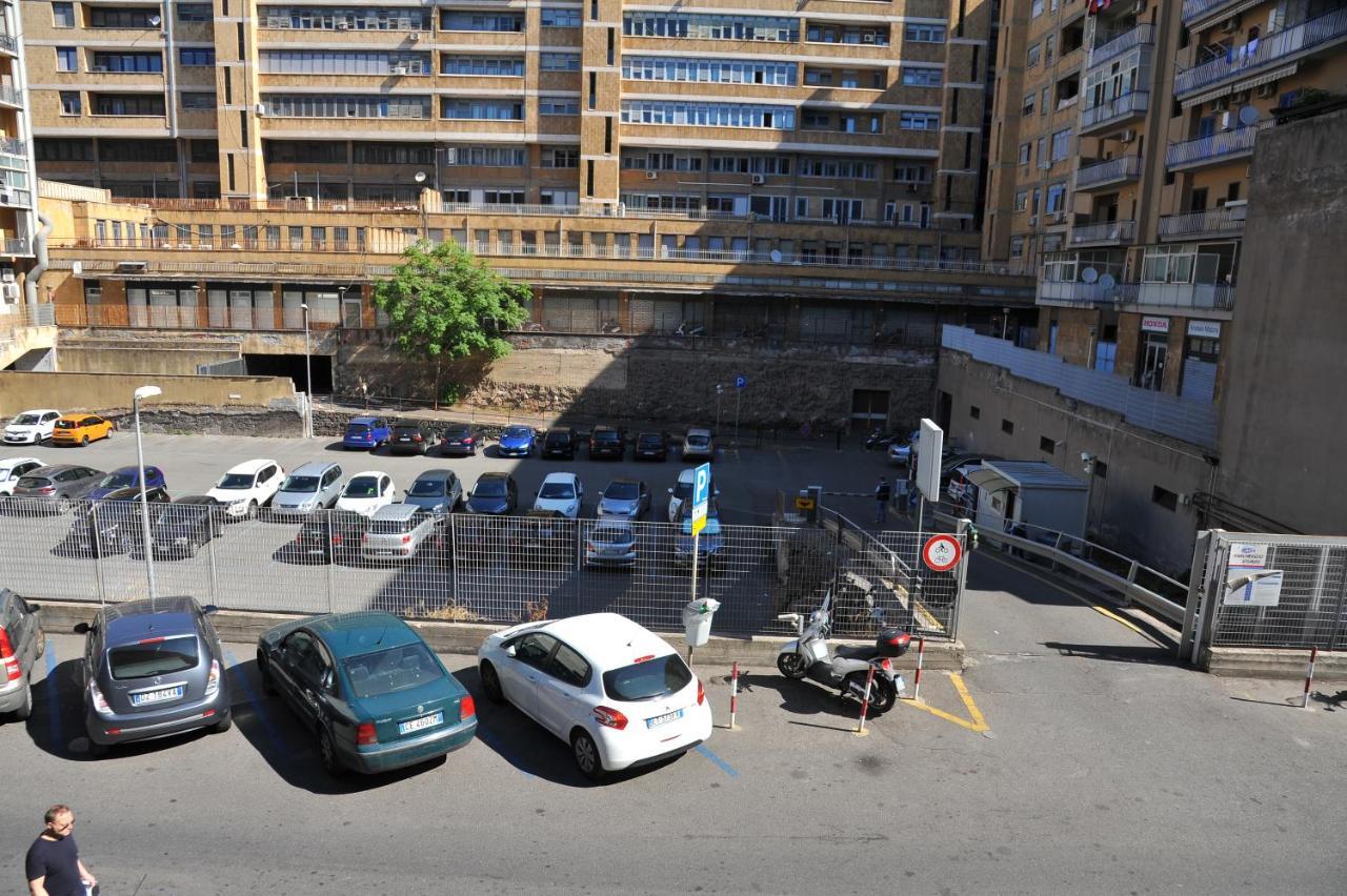 Home 22 Appartamento In Centro Storico - كاتانيا المظهر الخارجي الصورة
