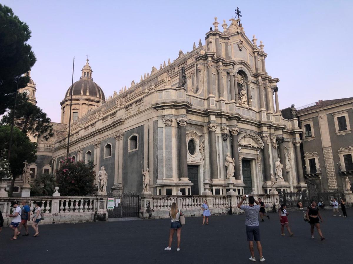Home 22 Appartamento In Centro Storico - كاتانيا المظهر الخارجي الصورة