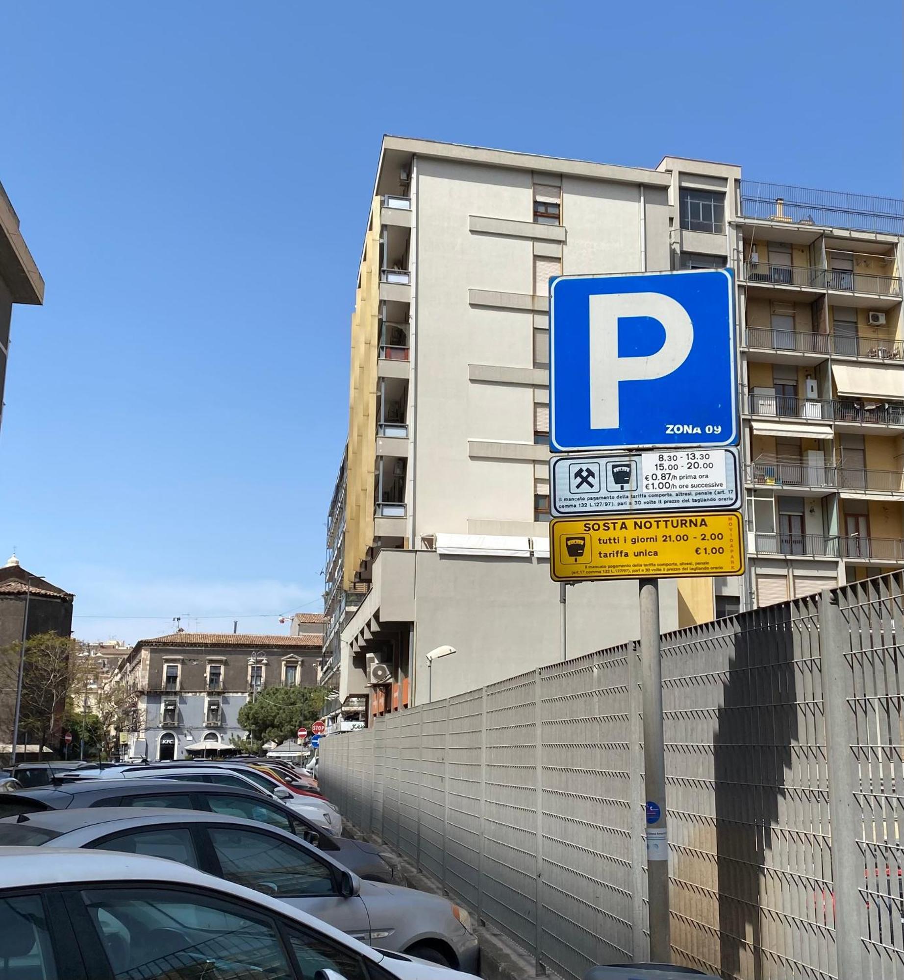 Home 22 Appartamento In Centro Storico - كاتانيا المظهر الخارجي الصورة